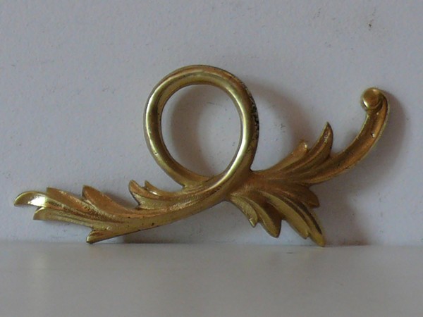 Poignée anneau modèle à droite réf. 549